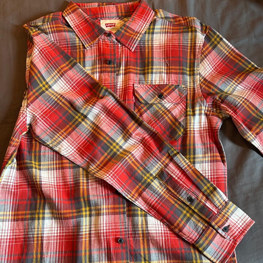 Men’s Medium Levi’s long sleeve button up